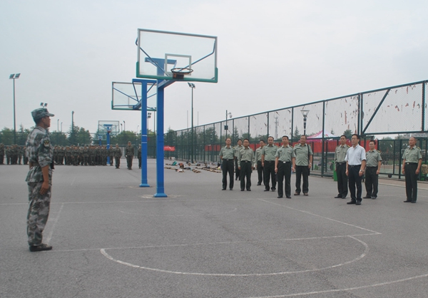 复件 雷书记检查军训.JPG 2026世界杯投注平台