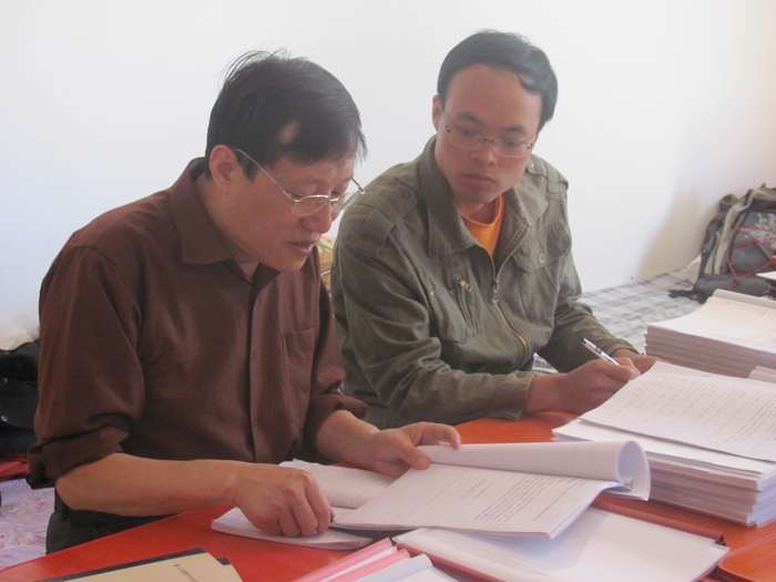 野外现场指导研究生.jpg 2026世界杯投注平台